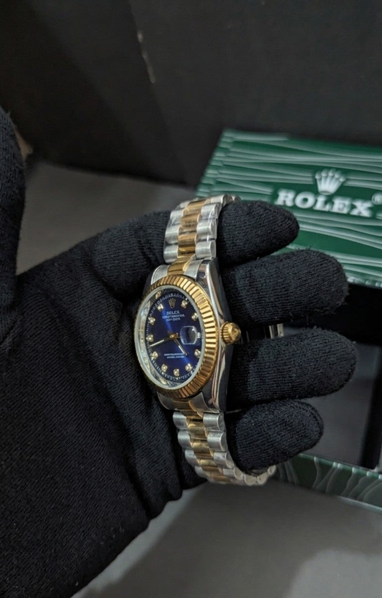 "Roblox Gold Diver Luxury Watch* - Blue and gold combination with a classic luxury appearance.