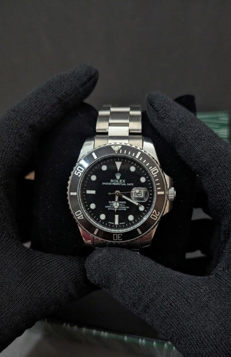 Rolex Black Diver Luxury Watch with rotating dial