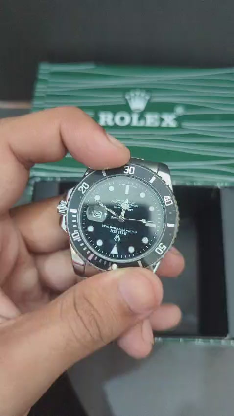 Rolex Black Diver Luxury Watch with rotating dial